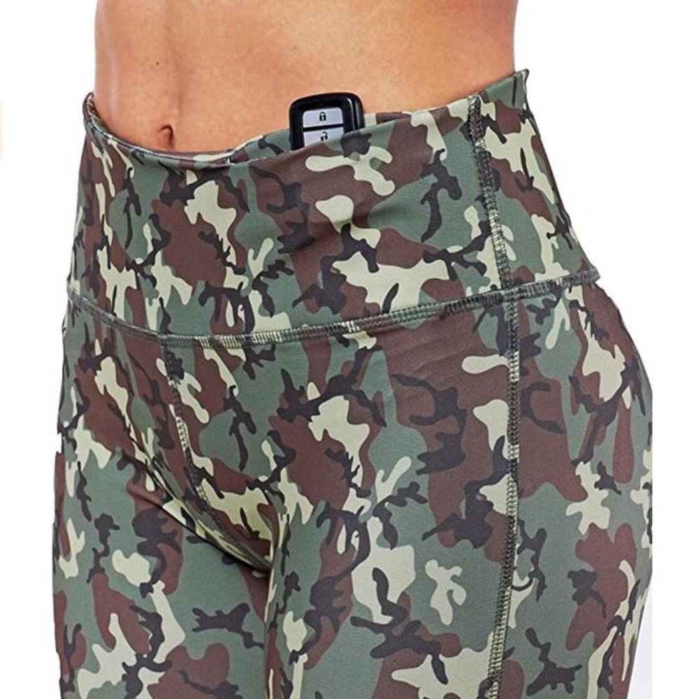 Camouflage Yoga capri leggings V shaped back - Picture 3 of 6
